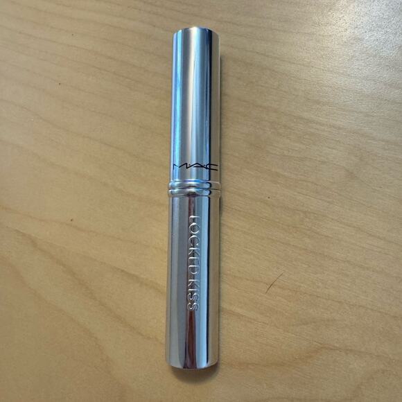 New - M.A.C LOCKED KISS 24HR LIPSTICK - Color Gutsy - Picture 9 of 11